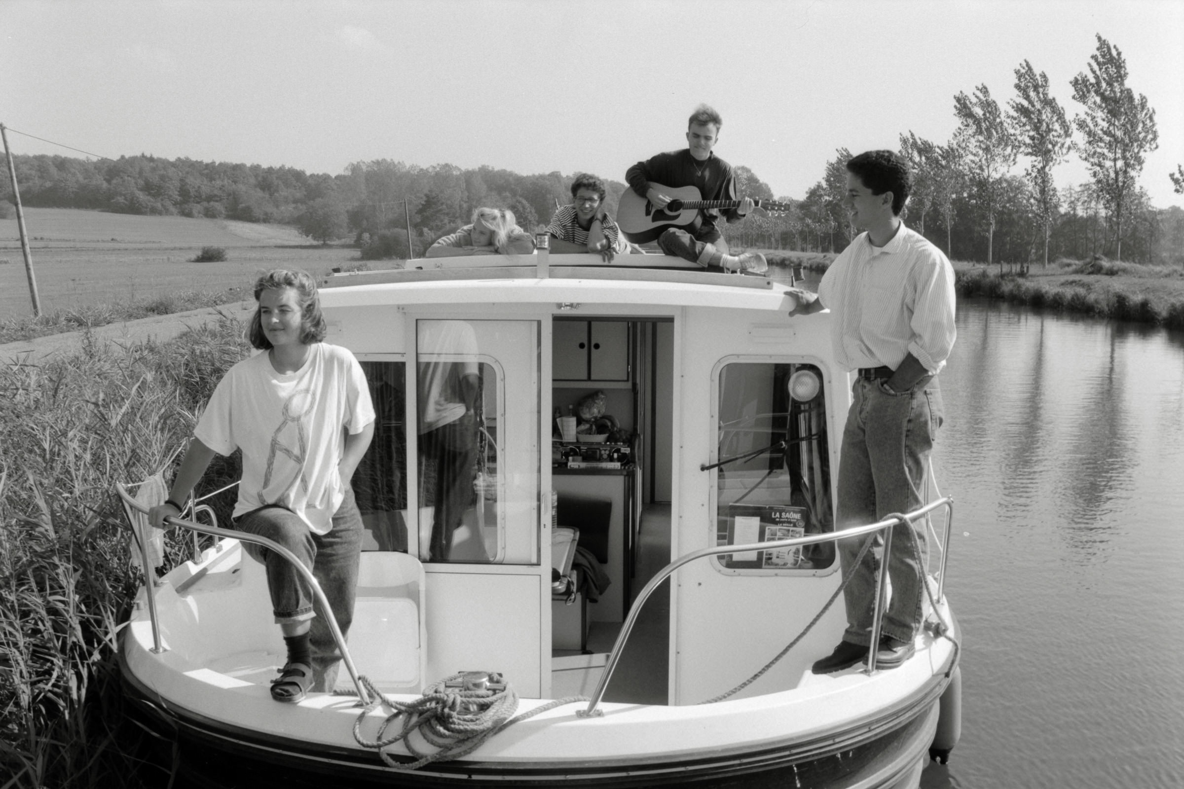 AHP F1990 09 007 sc250506 img04 NLP